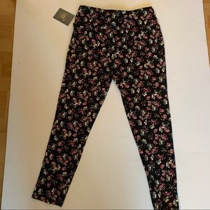 Maternity Women’s black & pink floral leggings. Skinny pants